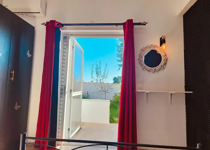 Relaxrooms, With 1 Queen Size Bed Nocleg ze śniadaniem